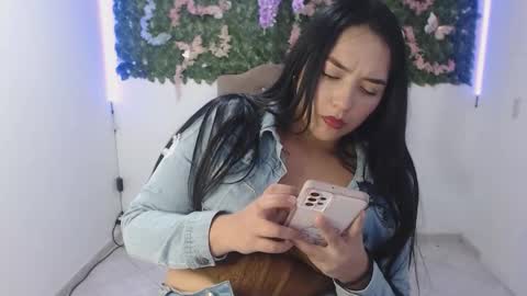 Snapshot of adara_cute_69 chatting on February 4, 2026, 6:47 pm Adara online show from February 4, 2026, 6:47 pm