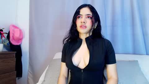  Adara Johnson  online show from November 3, 2025, 11:44 am