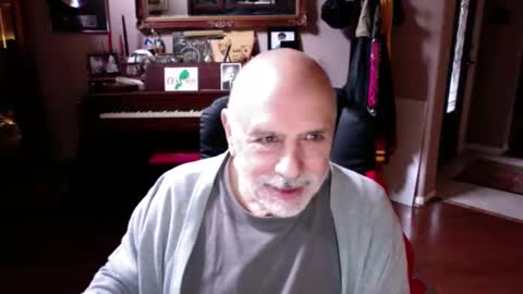 add_me_2 online show from December 3, 2025, 6:17 pm