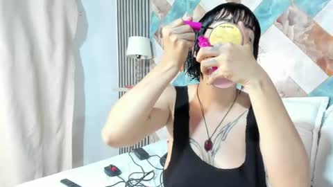 addison_avery online show from June 21, 2026, 3:20 am