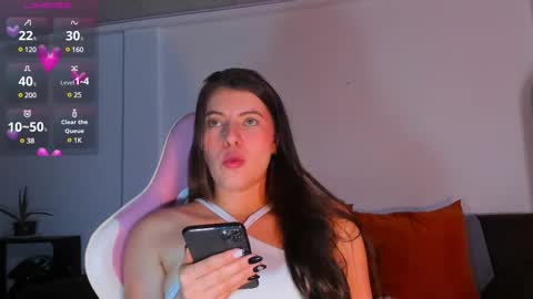 Snapshot of adela_parker chatting on March 6, 2025, 6:59 pm Adela Parker online show from March 6, 2025, 6:59 pm