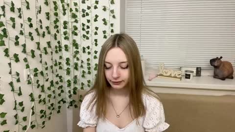 Snapshot of adele0_0 chatting on December 9, 2024, 1:34 pm Adele online show from December 9, 2024, 1:34 pm