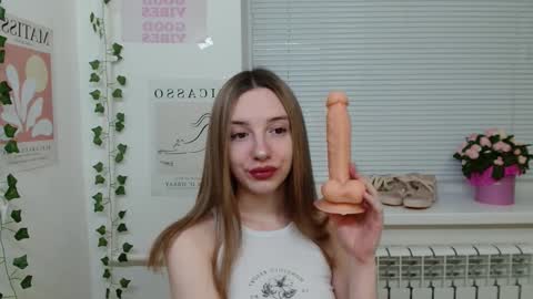 Snapshot of adele0_0 chatting on February 15, 2025, 2:11 pm Adele online show from February 15, 2025, 2:11 pm