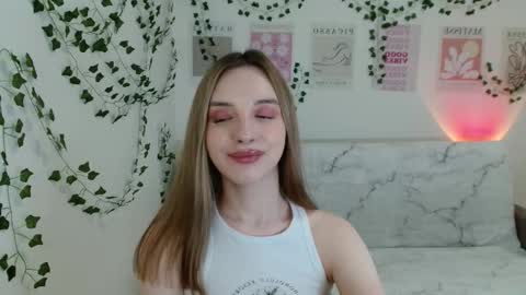 Snapshot of adele0_0 chatting on February 23, 2025, 3:18 pm Adele online show from February 23, 2025, 3:18 pm