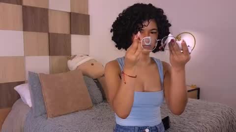 Andrea online show from February 8, 2026, 12:30 pm