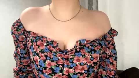 Snapshot of adele_veli chatting on January 7, 2025, 3:54 pm adele_veli online show from January 7, 2025, 3:54 pm