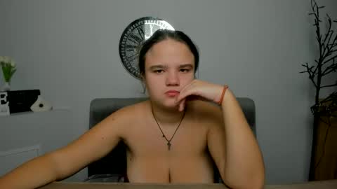 adelecruzz online show from November 16, 2025, 1:06 pm