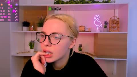 Snapshot of adeli_di chatting on November 14, 2025, 9:08 am all three for u online show from November 14, 2025, 9:08 am