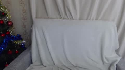 adelinalawson online show from January 17, 2025, 4:04 pm