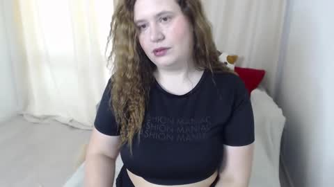 adelinalawson online show from March 5, 2025, 5:29 am