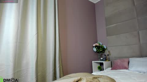 Adeline Perle online show from October 14, 2025, 1:06 am