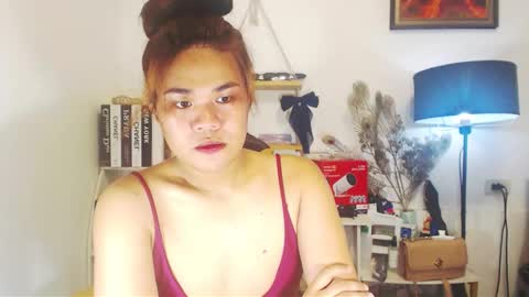 Adellahuge05 online show from December 22, 2025, 3:09 pm