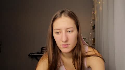 Snapshot of adellqueen chatting on December 19, 2024, 10:32 pm Adell online show from December 19, 2024, 10:32 pm