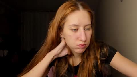 Snapshot of adellqueen chatting on November 21, 2025, 10:41 pm Adell online show from November 21, 2025, 10:41 pm