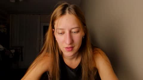 Snapshot of adellqueen chatting on February 23, 2026, 10:40 pm Adell online show from February 23, 2026, 10:40 pm