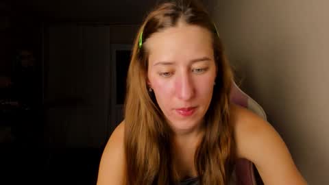 Snapshot of adellqueen chatting on February 28, 2026, 10:33 pm Adell online show from February 28, 2026, 10:33 pm