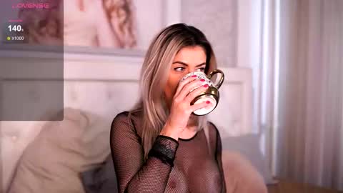 Snapshot of adelyn_chase chatting on November 2, 2025, 10:39 am Adelyn online show from November 2, 2025, 10:39 am