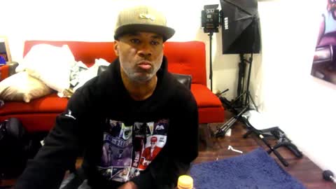 Snapshot of adick_ting chatting on February 12, 2026, 9:15 am adick_ting online show from February 12, 2026, 9:15 am