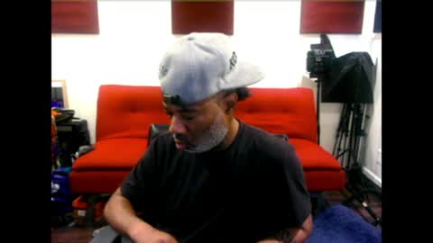 Snapshot of adick_ting chatting on March 8, 2026, 4:11 pm adick_ting online show from March 8, 2026, 4:11 pm