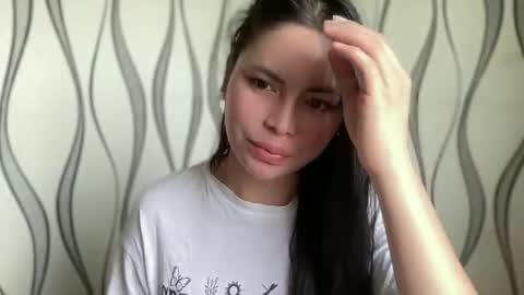 KATE MORE  online show from March 21, 2026, 4:39 am