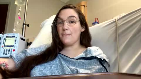 adobe_angel304 online show from April 3, 2026, 5:44 pm