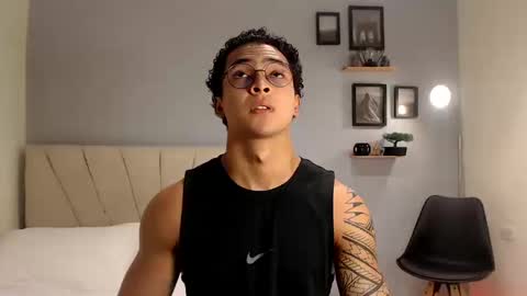 Snapshot of adonis_dlh chatting on October 17, 2025, 9:06 pm Adonis online show from October 17, 2025, 9:06 pm