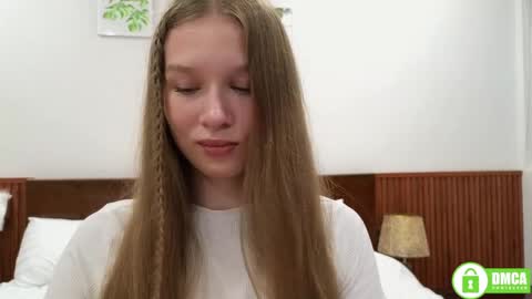 Lia  online show from April 15, 2026, 5:58 am