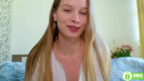 Lia  online show from May 8, 2026, 3:34 am