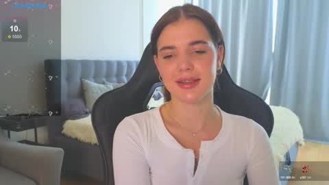 Adriana online show from October 4, 2025, 12:14 pm