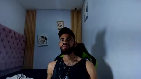 adri_sexboy229 online show from October 4, 2025, 7:17 am