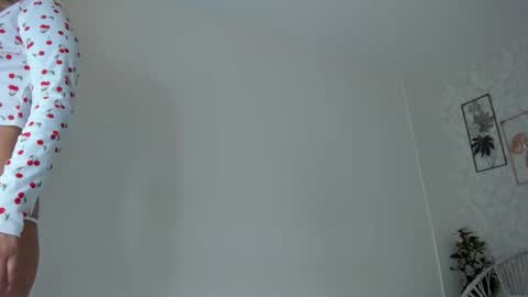 Adriana online show from November 7, 2025, 12:16 pm