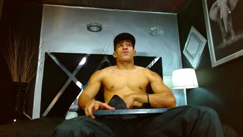 Snapshot of adrian_rae chatting on December 19, 2024, 3:30 pm online show from December 19, 2024, 3:30 pm