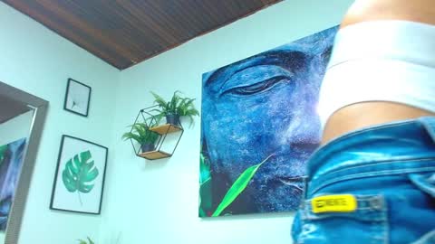 Snapshot of adrian_rae chatting on January 10, 2025, 2:45 pm online show from January 10, 2025, 2:45 pm