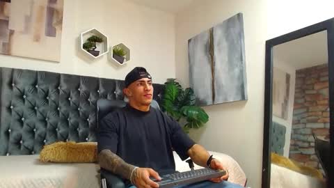 Snapshot of adrian_rae chatting on October 7, 2025, 5:43 pm online show from October 7, 2025, 5:43 pm