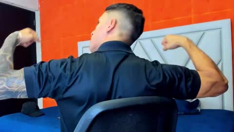 Snapshot of adrian_rae chatting on October 13, 2025, 6:08 pm online show from October 13, 2025, 6:08 pm