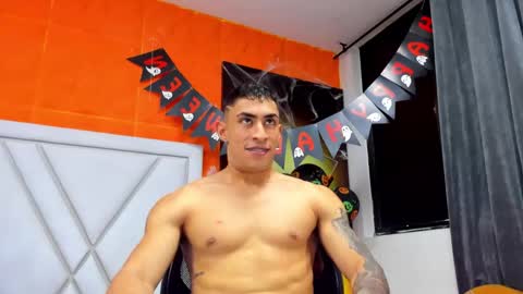 Snapshot of adrian_rae chatting on November 3, 2025, 6:42 pm online show from November 3, 2025, 6:42 pm