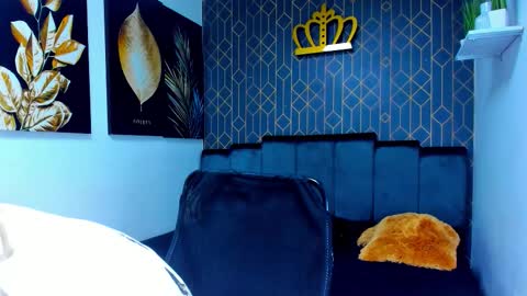   online show from November 6, 2025, 7:04 pm