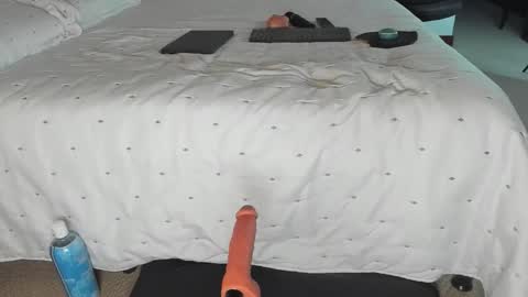 Adriana online show from December 17, 2025, 1:55 am