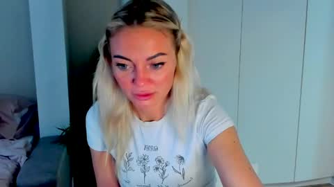 Adriana online show from June 8, 2026, 5:46 pm
