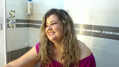 ADRIANA online show from April 8, 2026, 8:20 pm