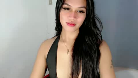 adriana_slutt online show from November 12, 2025, 1:11 pm