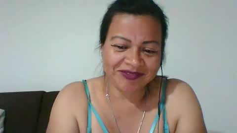 adrianagogo18 online show from February 12, 2025, 8:40 pm