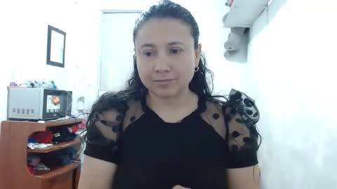 Adriana Tellez online show from October 29, 2025, 1:24 pm