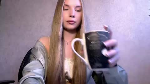 Caroline online show from May 17, 2026, 2:13 pm