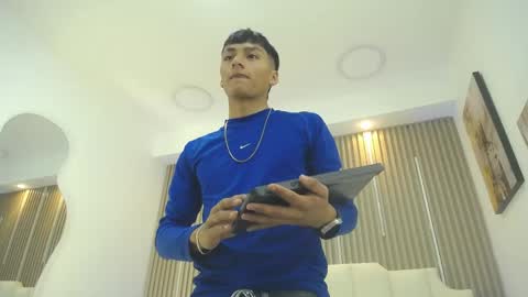 adrianstark_ online show from May 17, 2026, 12:23 pm