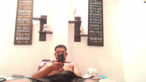 Snapshot of adriel_and_risitos_ chatting on October 16, 2025, 2:01 am adriel_and_risitos_ online show from October 16, 2025, 2:01 am