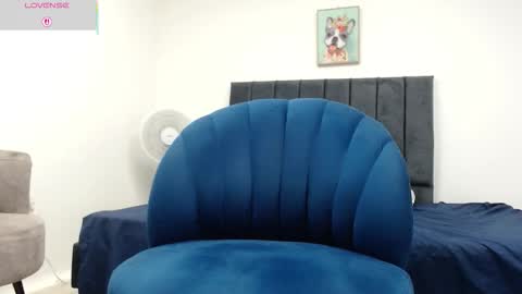 adriel_escalante online show from February 10, 2026, 3:32 am