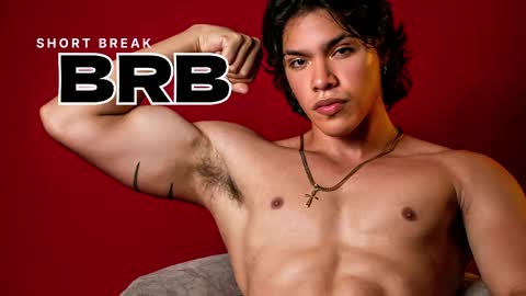 adriel_escalante online show from May 18, 2026, 4:07 am