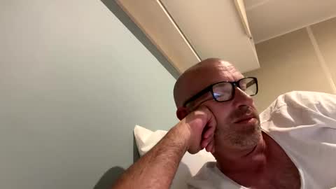 Snapshot of adrienfromparis chatting on May 21, 2026, 11:12 pm adrienfromparis online show from May 21, 2026, 11:12 pm