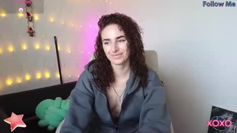 Adriana online show from February 7, 2025, 6:56 am